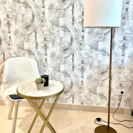 Coastal Living At Royal Banus