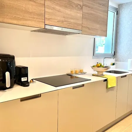 Coastal Living At Royal Banus Apartment *